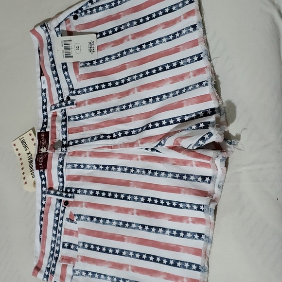 Shorts - Picture 1 of 3